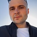 Знакомства: Илья, 24 года, Владивосток