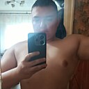 Знакомства: Максим, 18 лет, Кривой Рог