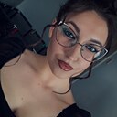 Знакомства: Елена, 22 года, Касли