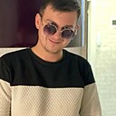 Знакомства: Олег, 29 лет, Геническ