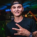 Знакомства: Андрей, 21 год, Красный Кут