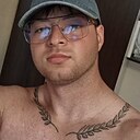 Знакомства: Cosmin, 22 года, Galați