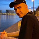 Знакомства: Андрей, 28 лет, Волхов