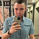 Знакомства: Георгий, 28 лет, Москва
