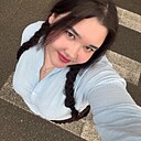 Знакомства: Валюша, 22 года, Армавир
