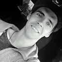 Знакомства: Макс, 32 года, Ульяновск