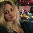 Знакомства: Ольга, 32 года, Мариуполь