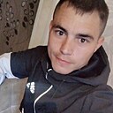 Знакомства: Виталя, 28 лет, Крымск