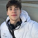 Знакомства: Илья, 18 лет, Санкт-Петербург
