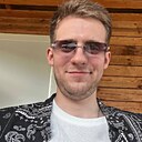 Знакомства: Валентин, 23 года, Рудный