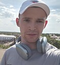 Знакомства: Арсентий, 27 лет, Луганск
