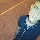 Знакомства: Денис, 23 года, Брянск