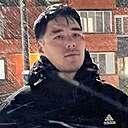 Знакомства: Максим, 21 год, Алматы