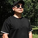 Знакомства: Гарик, 32 года, Ломоносов
