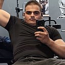 Знакомства: Gio, 24 года, Вроцлав
