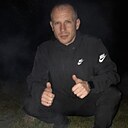 Знакомства: Денис, 33 года, Армянск