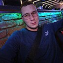 Знакомства: Виктор, 27 лет, Челябинск