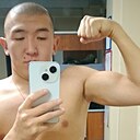 Знакомства: Artur, 23 года, Брянск