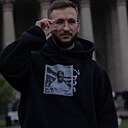 Знакомства: Виктор, 28 лет, Москва