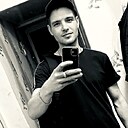 Знакомства: Денис, 31 год, Смирных