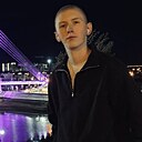 Знакомства: Кирилл, 20 лет, Тюмень