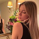 Знакомства: Каролина, 20 лет, Симферополь