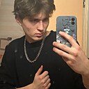 Знакомства: Илья, 19 лет, Москва