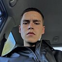 Знакомства: Антон, 24 года, Бикин