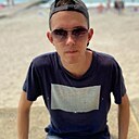 Знакомства: Денис, 23 года, Брянск