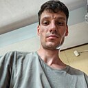 Знакомства: Valentin, 26 лет, Câmpina