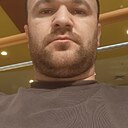 Знакомства: Максим, 32 года, Сургут