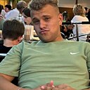 Знакомства: Андрей, 24 года, Великие Луки