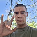 Знакомства: Федор, 26 лет, Снежное