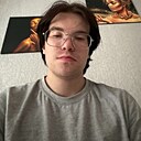 Знакомства: Тим, 22 года, Звенигород