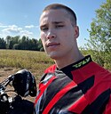 Знакомства: Илья, 23 года, Кирово-Чепецк