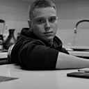 Знакомства: Павел, 24 года, Симферополь