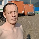 Знакомства: Денис, 33 года, Магадан