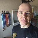 Знакомства: Артём, 31 год, Биробиджан