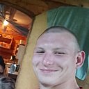 Знакомства: Максим, 23 года, Шира