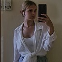 Знакомства: Ксю, 20 лет, Москва