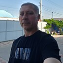 Знакомства: Валера, 49 лет, Крымск