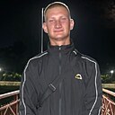 Знакомства: Макс, 24 года, Волхов