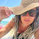 Знакомства: Юля, 43 года, Санкт-Петербург