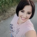 Знакомства: Юля, 28 лет, Черновцы