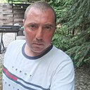 Знакомства: Иван, 37 лет, Волхов