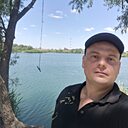 Знакомства: Артём, 31 год, Моздок