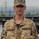 Знакомства: Макс, 28 лет, Кривой Рог