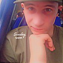 Знакомства: Макс, 22 года, Луга