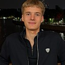 Знакомства: Максим, 18 лет, Москва