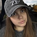 Знакомства: Лера, 28 лет, Екатеринбург